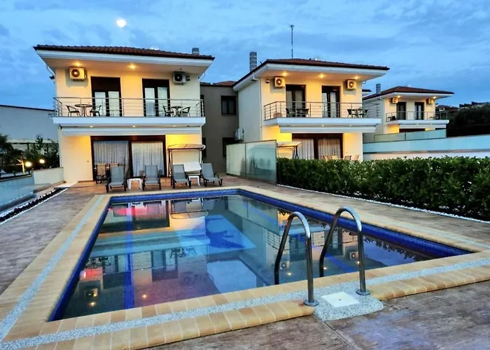 Villas Hanioti Vilă *